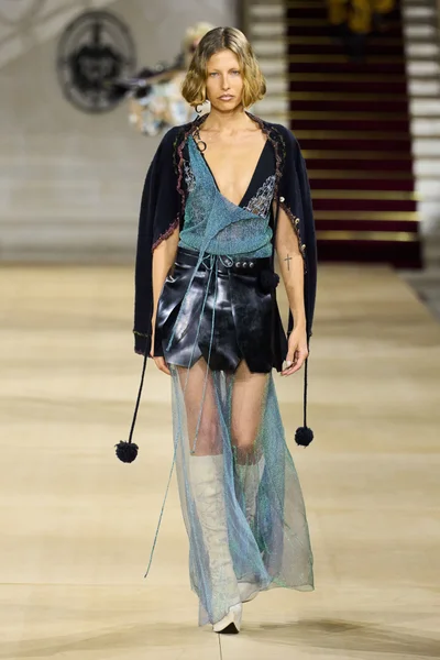Look 19